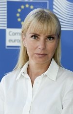 Affaire Volkswagen : "les consommateurs européens devraient être traités comme les américains", estime Elzbieta Bienkowska 