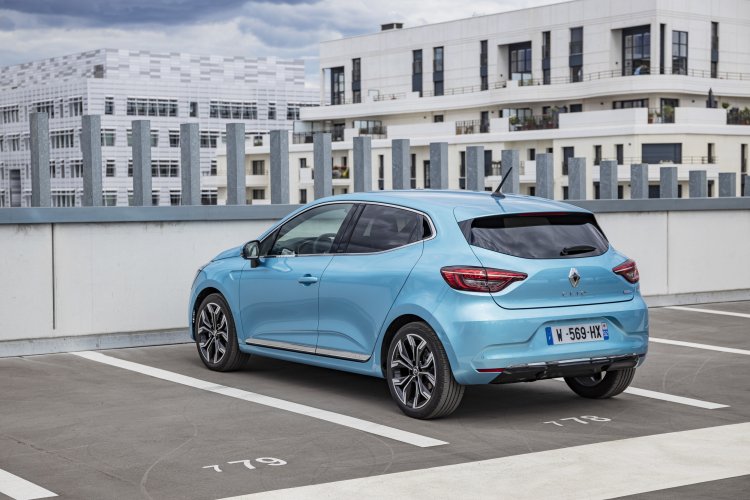 Le marché automobile français de juin tiré par les ventes aux particuliers