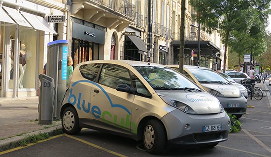 Autopartage : après Autolib à Paris et Bluely à Lyon, Bolloré va arrêter Bluecub à Bordeaux