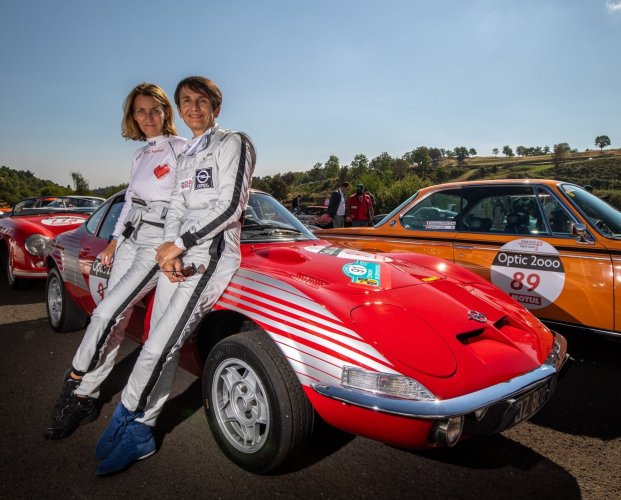 Mélina Priam et Anne Chantal Pauwels deuxième de la catégorie intermédiaire du Tour Auto 2020