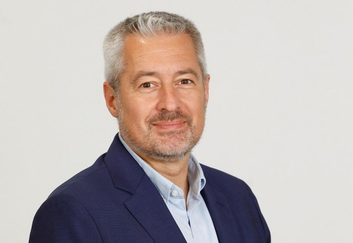 Renault réussit le lancement de sa gamme E-Tech et assainit la structure de ses ventes en 2020