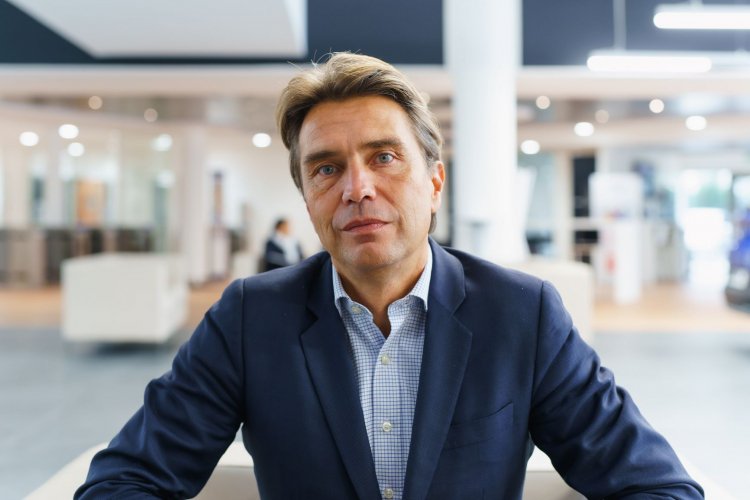Guillaume Couzy, directeur France Stellantis : "Nous devons avoir un mode de distribution plus frugal pour être pérenne et rentable"