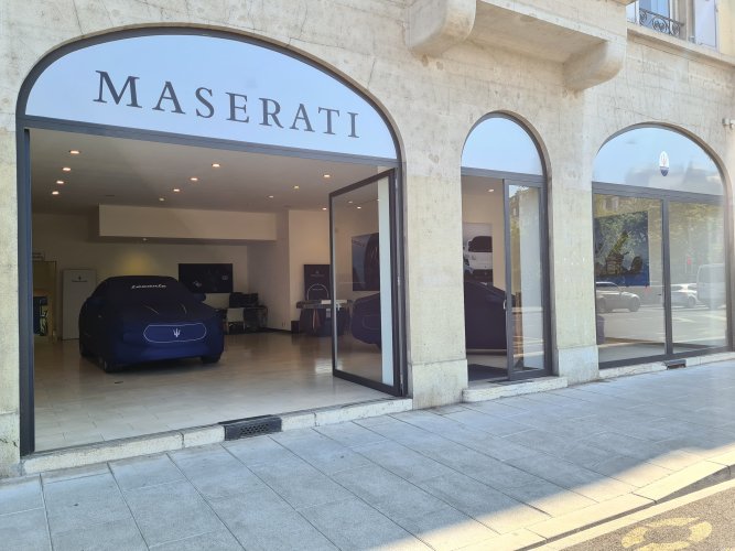 Car Avenue prend position en Suisse avec Maserati