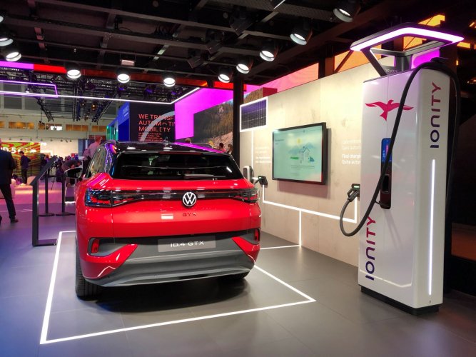 Le rêve du groupe Volkswagen de contrôler le parc des véhicules électriques vendus pour maîtriser la batterie peut-il devenir réalité ?