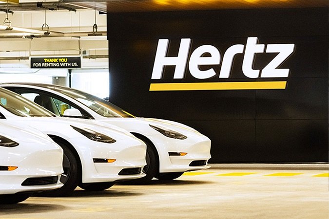 Hertz commande 100.000 voitures électriques à Tesla
