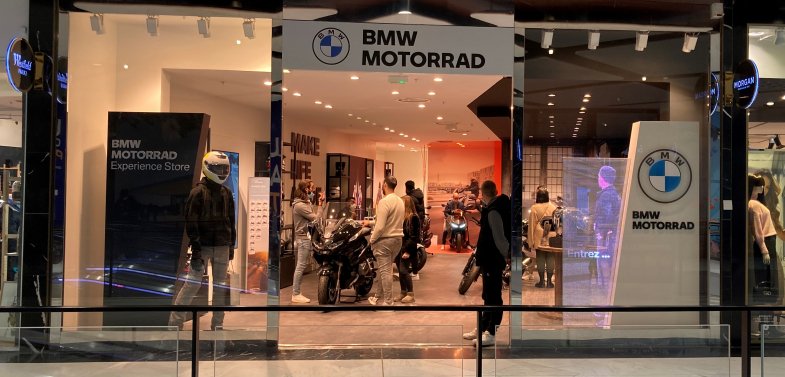 CO2 Moto ouvre une boutique éphémère BMW à Parly 2