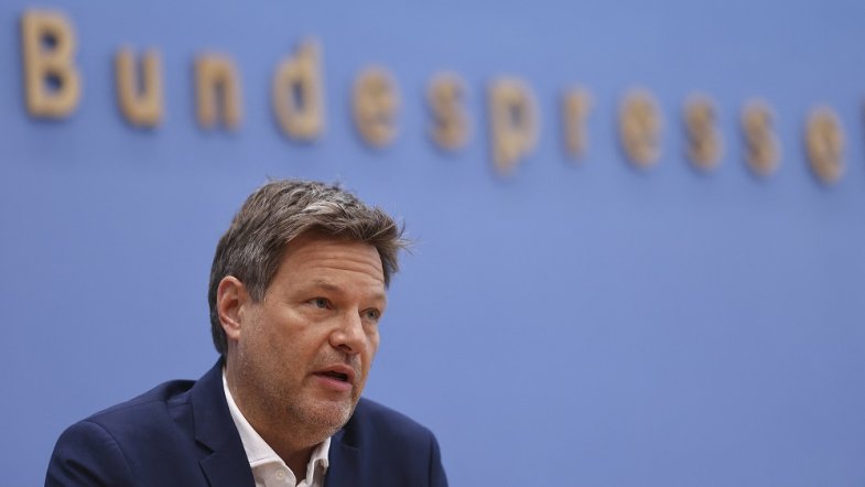 L'Allemagne prête à soutenir l'embargo européen sur le pétrole russe, dit le ministre de l'Economie