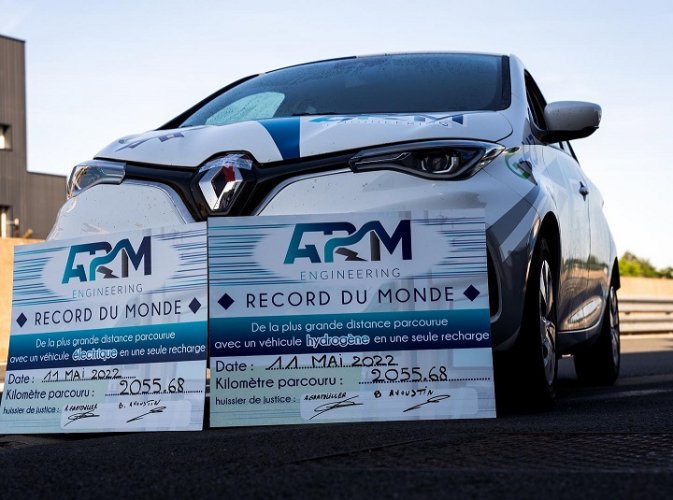 Record du monde d'autonomie pour une voiture à hydrogène alimentée au biocarburant à Albi