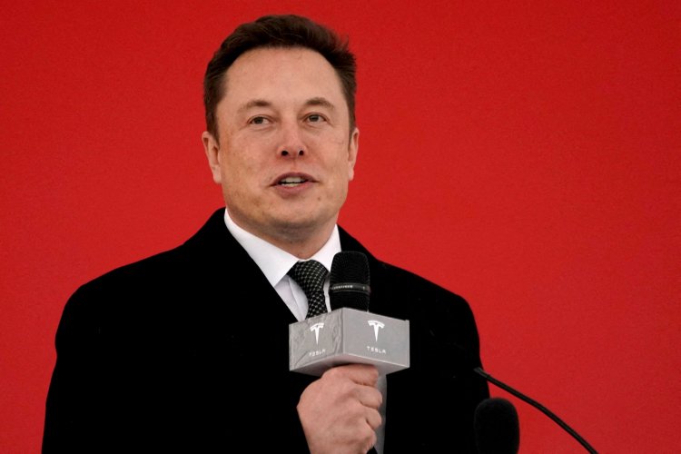 Préoccupé par l'économie, Musk veut réduire les effectifs de Tesla