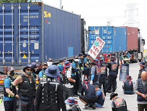 Corée du Sud : La grève des routiers se poursuit et perturbe l'industrie
