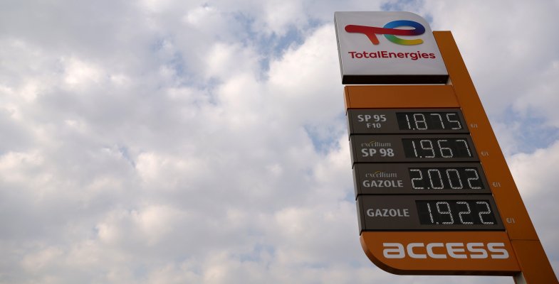 Pressé par le gouvernement, TotalEnergies relève sa remise estivale sur les carburants