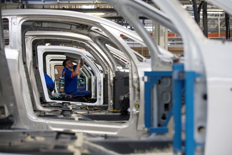 Industrie automobile : peut-on durablement concilier indifférence aux volumes, prix élevés et pricing power maximum ?