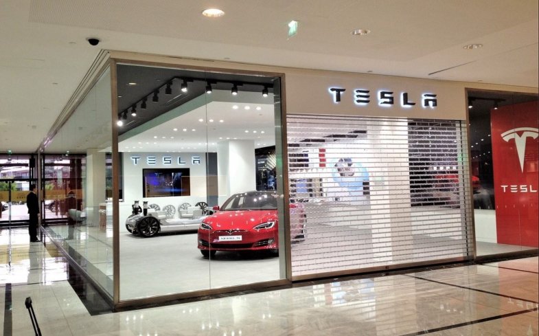 Tesla a fermé sa boutique de Parly 2