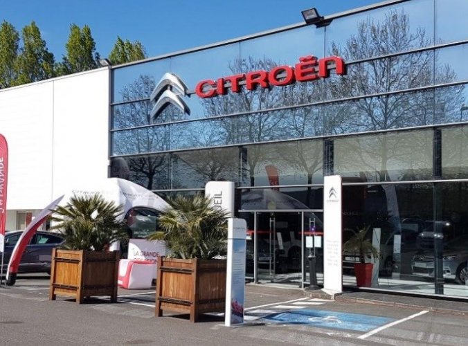 Hubert Locmane a repris la concession Citroën de Cognac