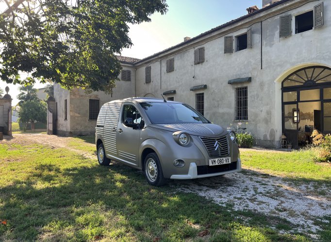 Citroën complète sa gamme d'utilitaires en version rétro