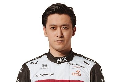 Formule 1 : Le Chinois Guanyu Zhou continuera à courir avec Alfa Romeo en 2023