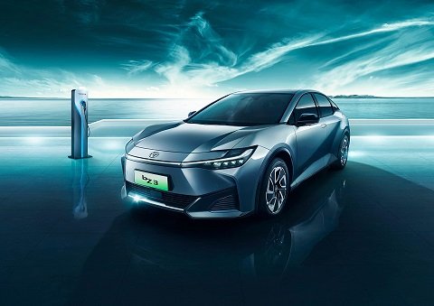 Toyota annonce sa deuxième voiture électrique, une berline pour la Chine