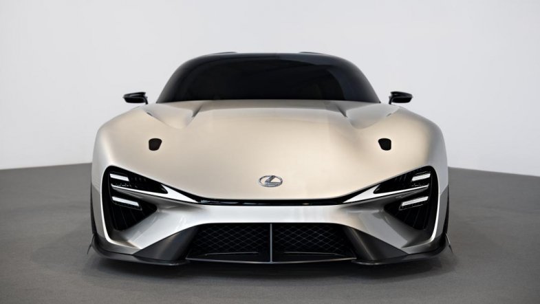 Lexus fait le plein de nouveautés