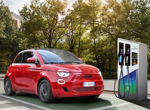 Voitures électriques : le réseau de bornes de Stellantis s'étend en France