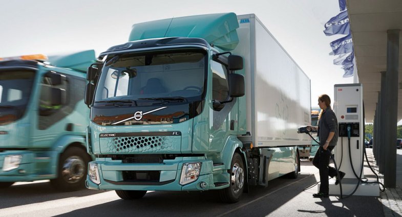 Le gouvernement débloque 60 millions d’euros pour faciliter l’achat de camions et bus électriques