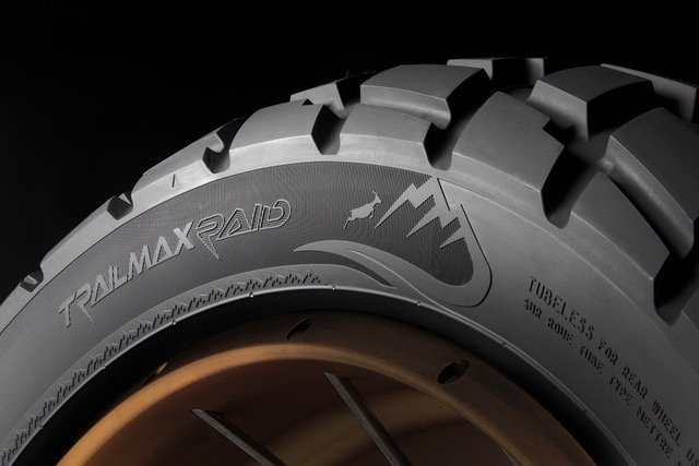 Dunlop renforce sa production moto à Montluçon