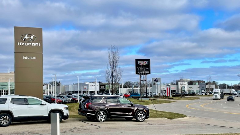 Pourquoi la reprise du marché automobile est restée faible en 2023 ?