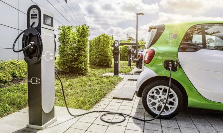 L’Etat sacrifie les entreprises pour maintenir le bonus de 7.000 euros aux ménages les plus modestes