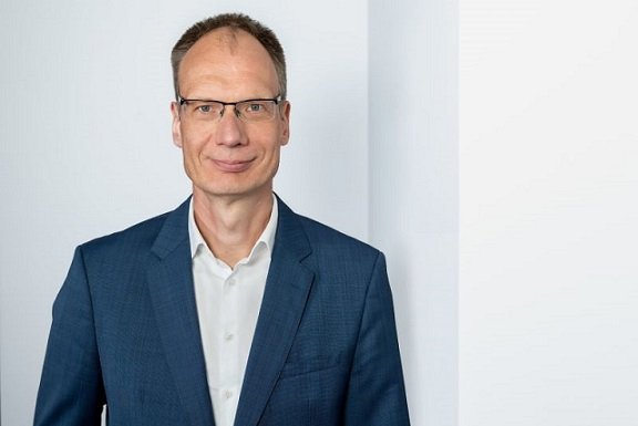 L’ex-directeur général d’Opel, Michael Lohscheller, élu Président de la VDIK