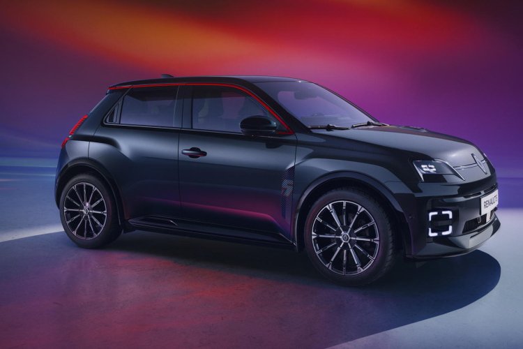 Plus de 15.000 Renault 5 rappelées pour une "potentielle impossibilité de démarrer"