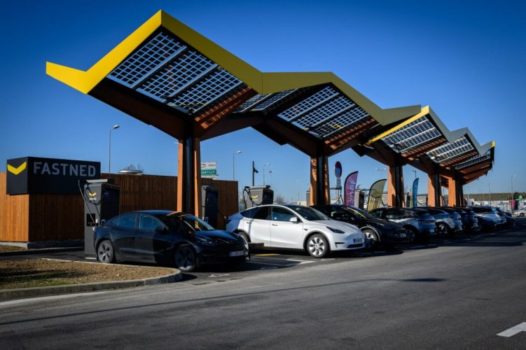 Les  promesses électrisantes de la recharge ultra-rapide
