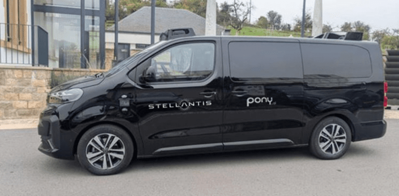 Stellantis s’investit dans deux projets de robotaxis