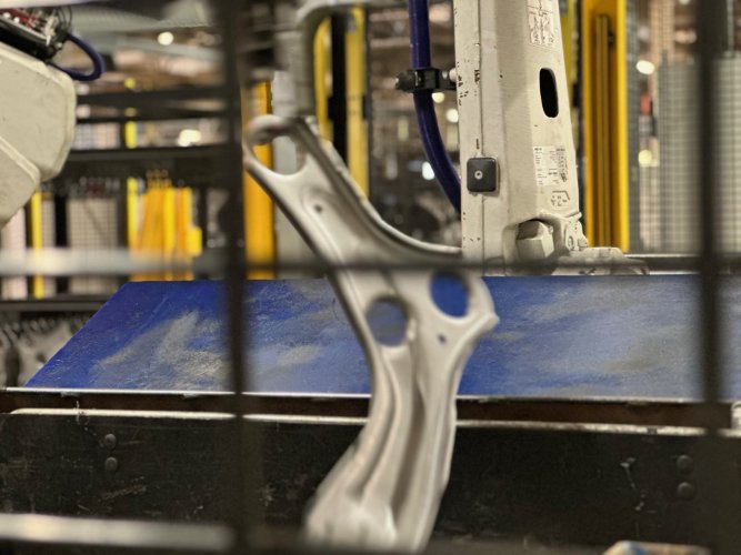 Le pôle d’excellence du Mans de Renault : le "laser cladding" des disques de freins et "l’écoute de la route", deux savoir-faire d’avenir