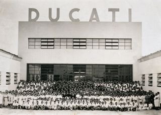 Ducati fête ses 100 ans en 2026, début des festivités à Rétromobile