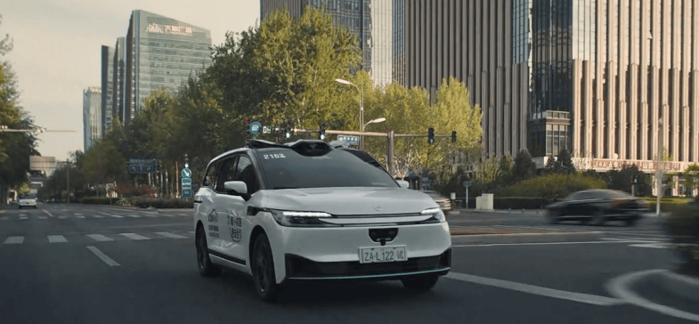 Chine : des robotaxis autonomes se figent au milieu de la route