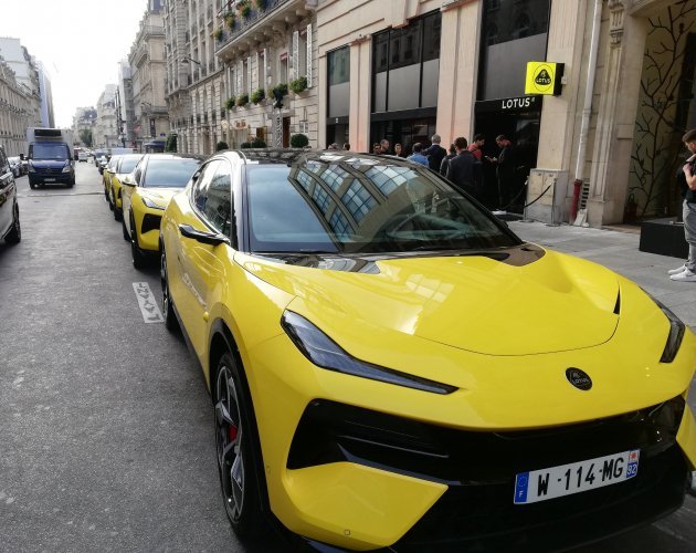 Lotus Cars  recherche des distributeurs à Bordeaux, Aix-en-Provence et Lille