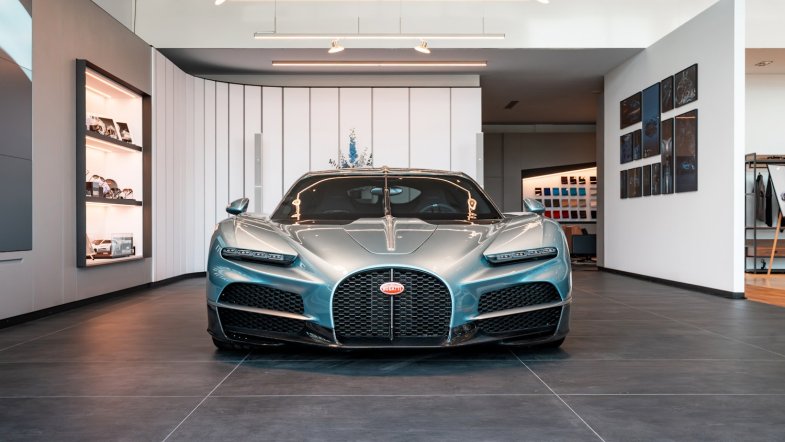Bugatti inaugure un nouveau showroom à Genève