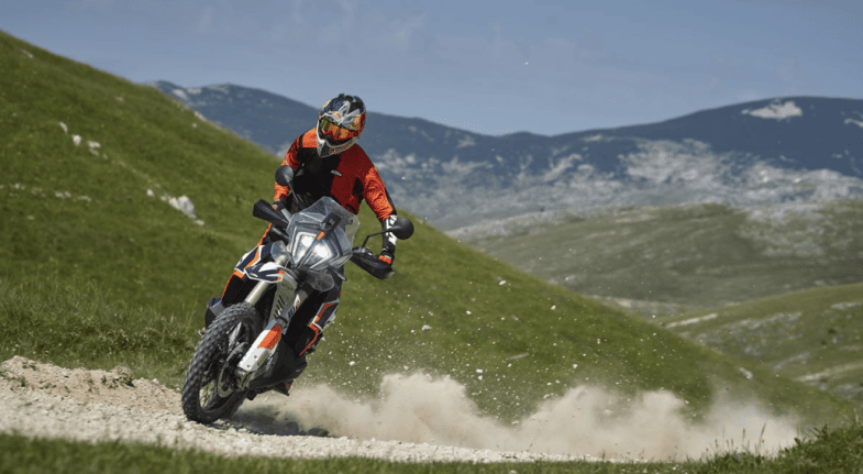KTM fournit de quoi dépasser les normes environnementales, selon des médias
