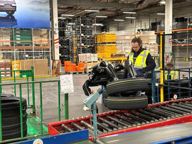 Calvin, le robot qui apprend le métier à Douai avant une industrialisation dès 2027
