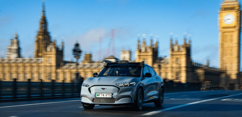Wayve et Uber prêts à ouvrir leurs robotaxis au public à Londres cet été