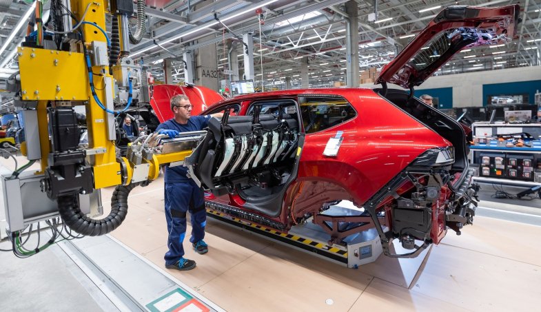 La crise automobile rattrape BMW, qui prévoit 8.000 suppressions d'emplois