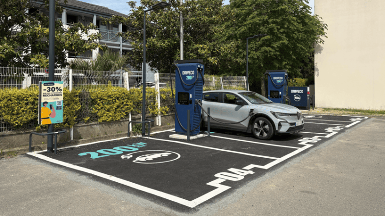 Le budget mensuel essence trois fois plus cher que la recharge électrique