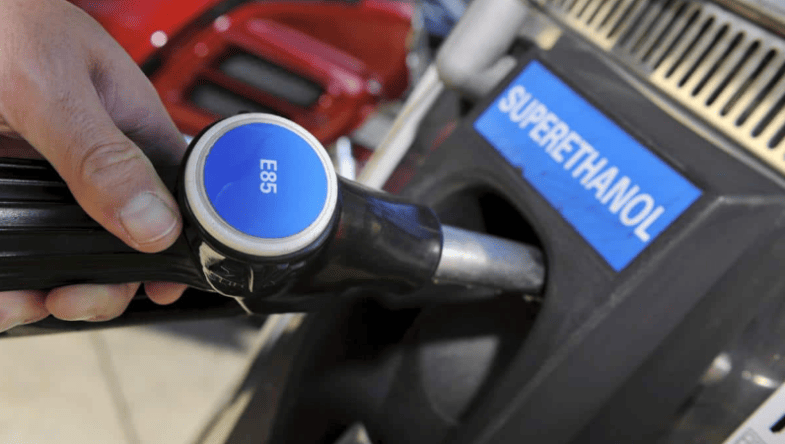 Face au prix des carburants, des automobilistes se convertissent au bioéthanol