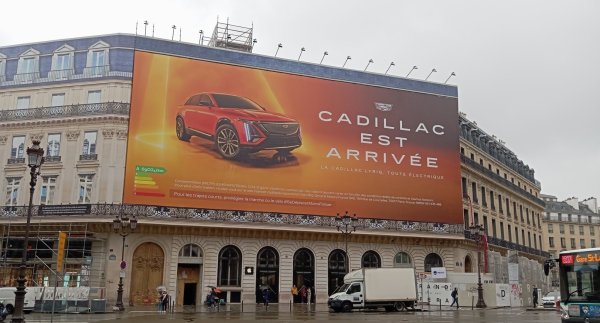 Cadillac inaugure une boutique  à Paris dédiée à sa nouvelle gamme électrique