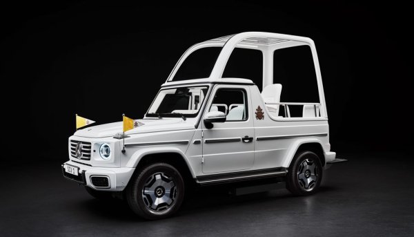 Habemos Papamobile
