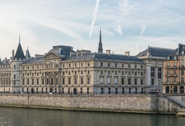 La Cour de cassation met fin à l’interprétation restrictive des constructeurs sur la libéralisation des pièces de carrosserie