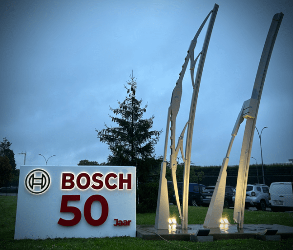 Bosch révèle le process complexe de fabrication de ses balais d’essuie-glace