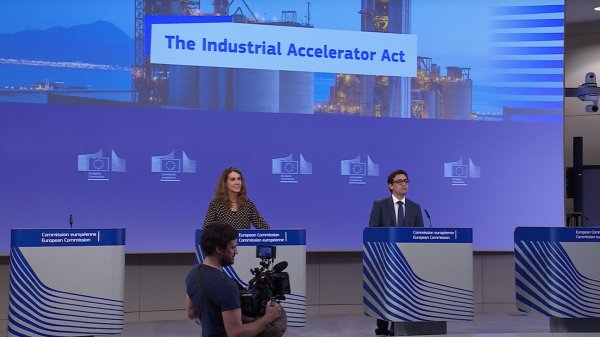La Commission lance la préférence européenne sans trancher la question du "made in Europe"