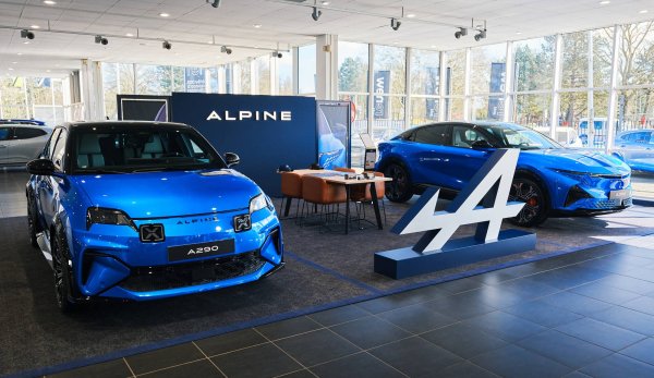 Alpine double la taille de son réseau français