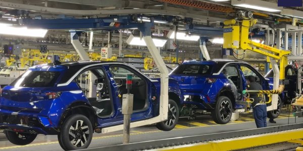 Stellantis Poissy : une stratégie de la mort lente applicable au site France ?