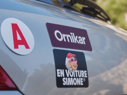 Cosmobilis cède En Voiture Simone à Ornikar